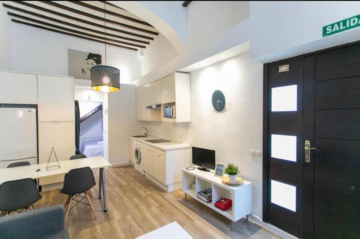 Rooms Postigo Bajo Малага Екстер'єр фото